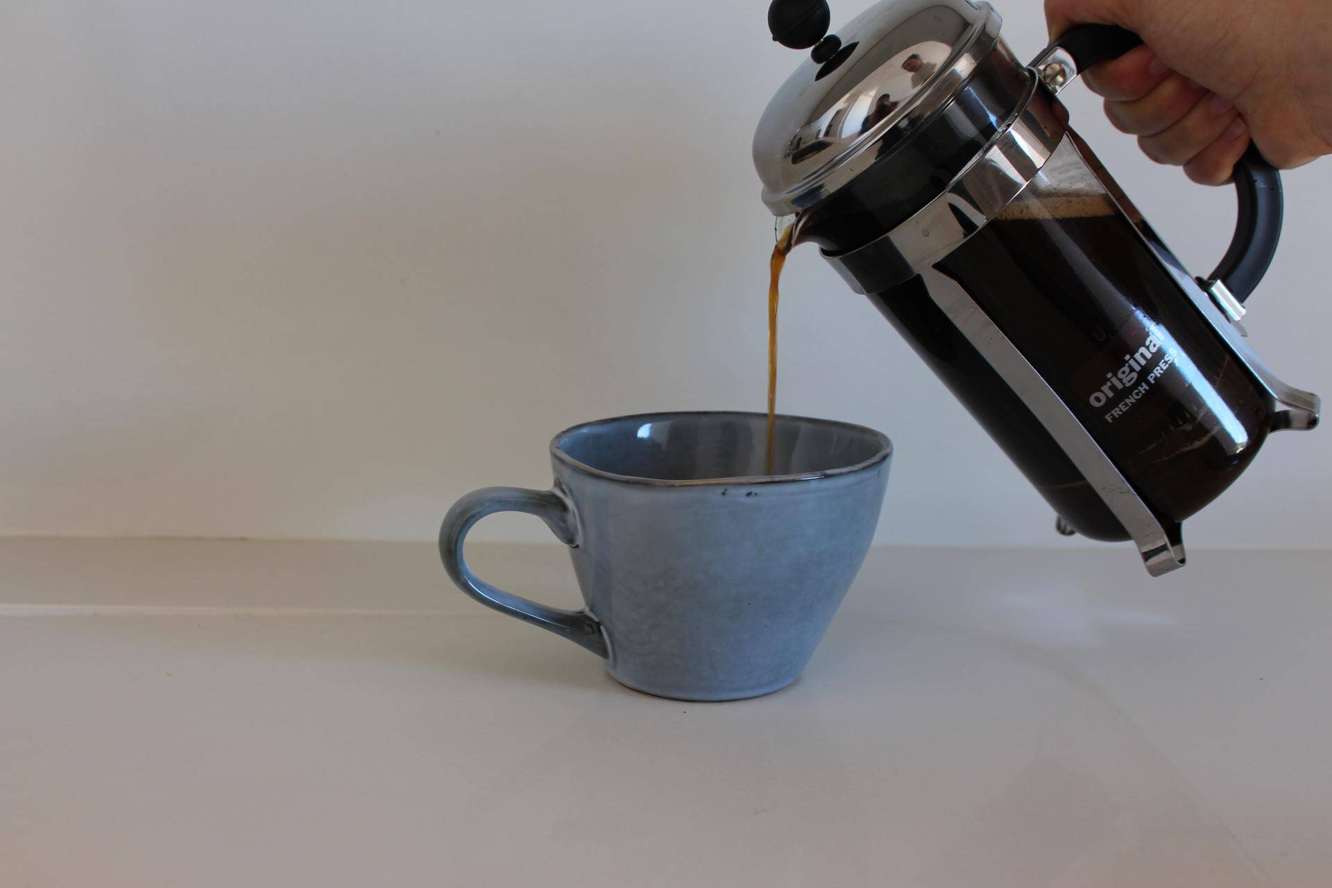 Bodum French Press Kaffee eingießen
